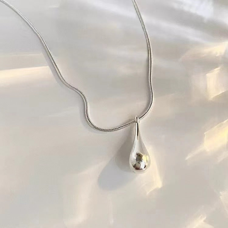 LAIS White Gold Snake Chain Pendant Necklace – Minimal Water Drop Design