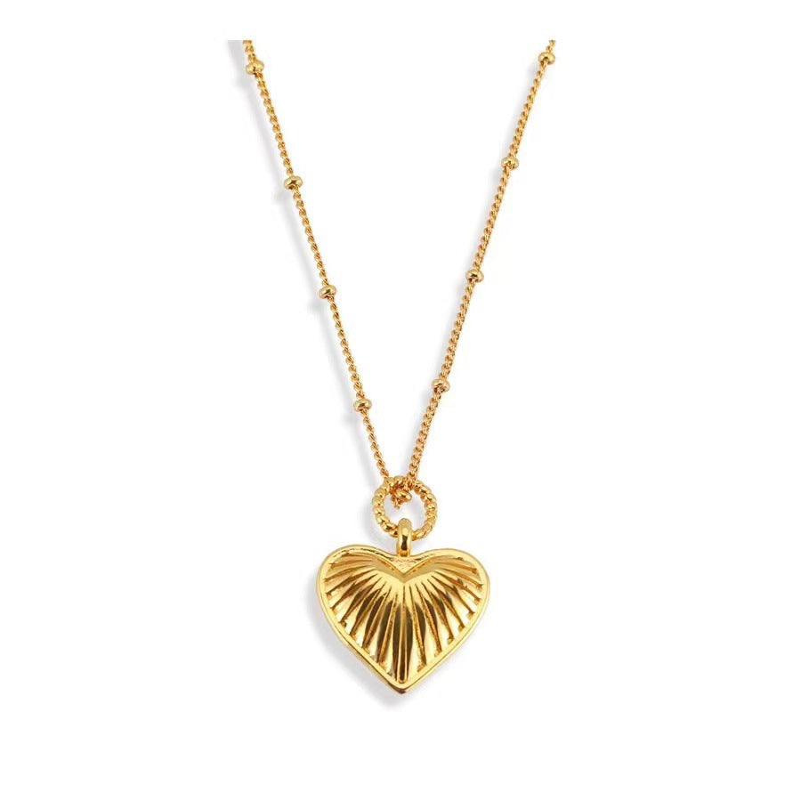 LAIS Golden Heart Clavicle Chain – High-Grade Titanium Steel Necklace for Elegant Women