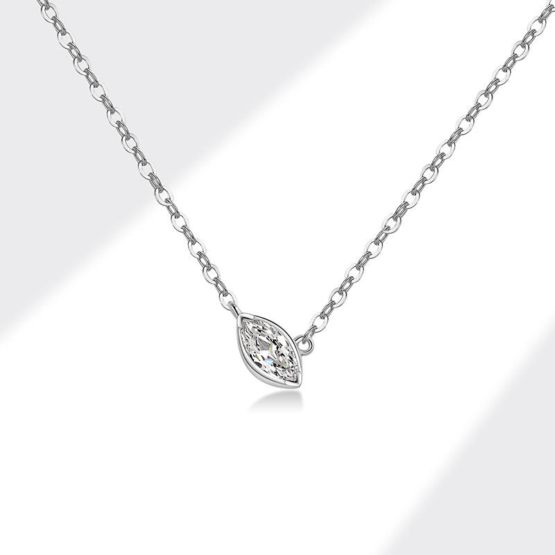 LAIS S925 Sterling Silver Simple Geometric Diamond Cube Sugar Necklace, with Electroplating Process, Platinum-colored Multi-diamond Styles Show European and American Fashion