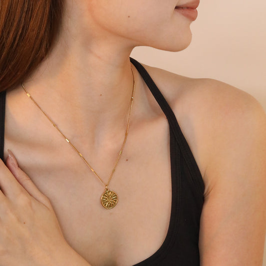 LAIS Sun Round Cake Pendant Necklace – 18K Gold Stainless Steel