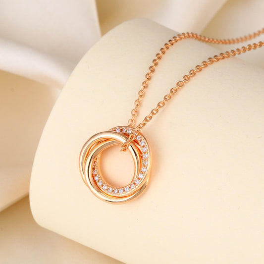 LAIS Interlocking Circle Necklace – Elegant Micro-Inlaid Champagne Gold & Silver Jewelry