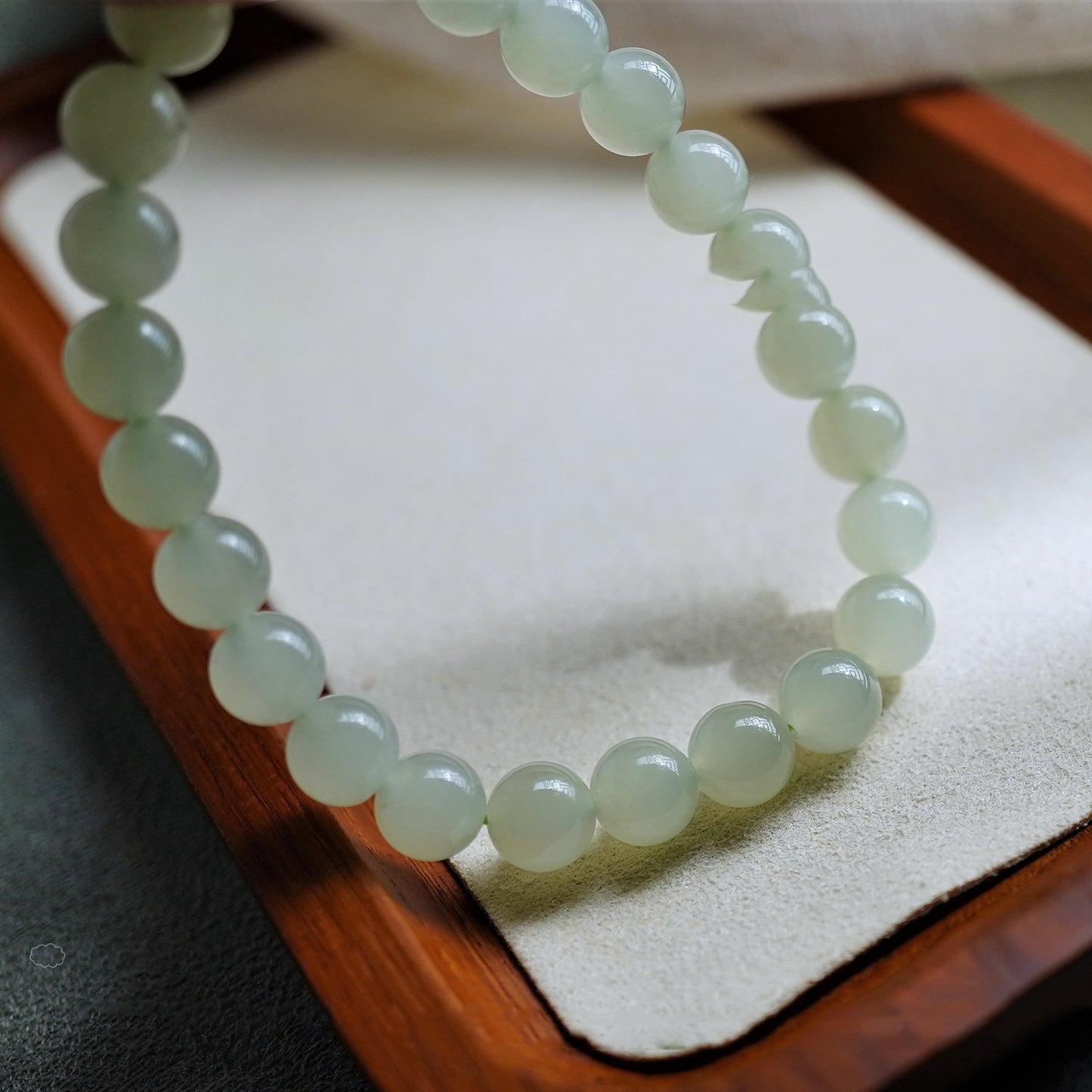 LAIS Natural Clear Jade Bracelet – Timeless Round Bead Design for Her