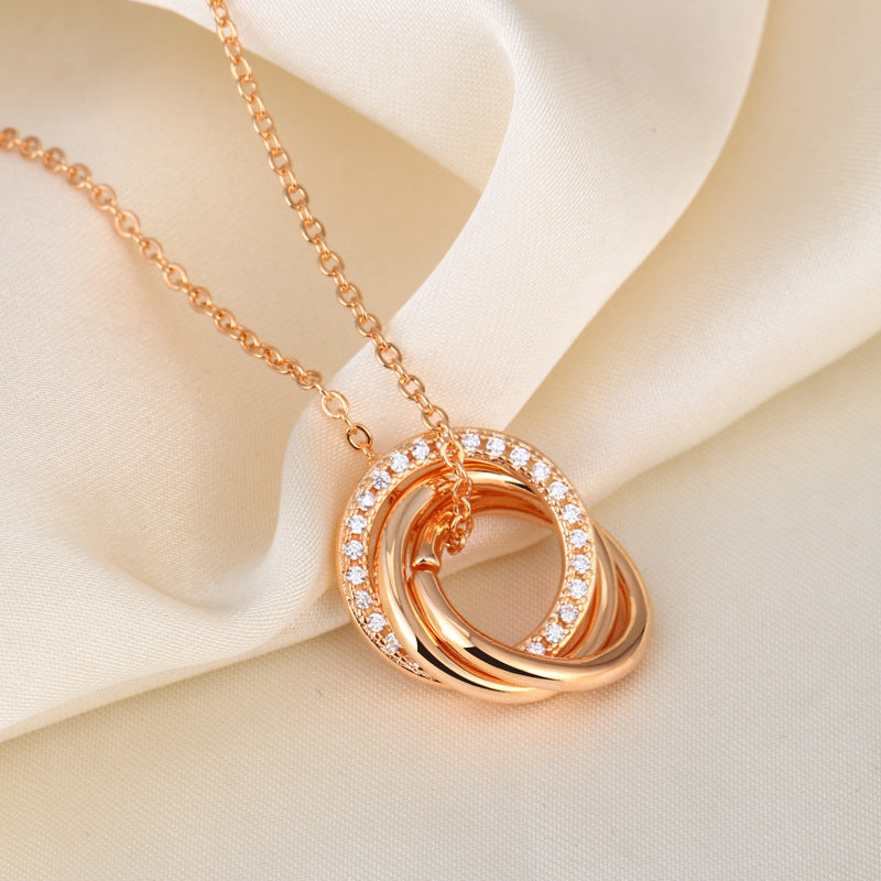 LAIS Interlocking Circle Necklace – Elegant Micro-Inlaid Champagne Gold & Silver Jewelry