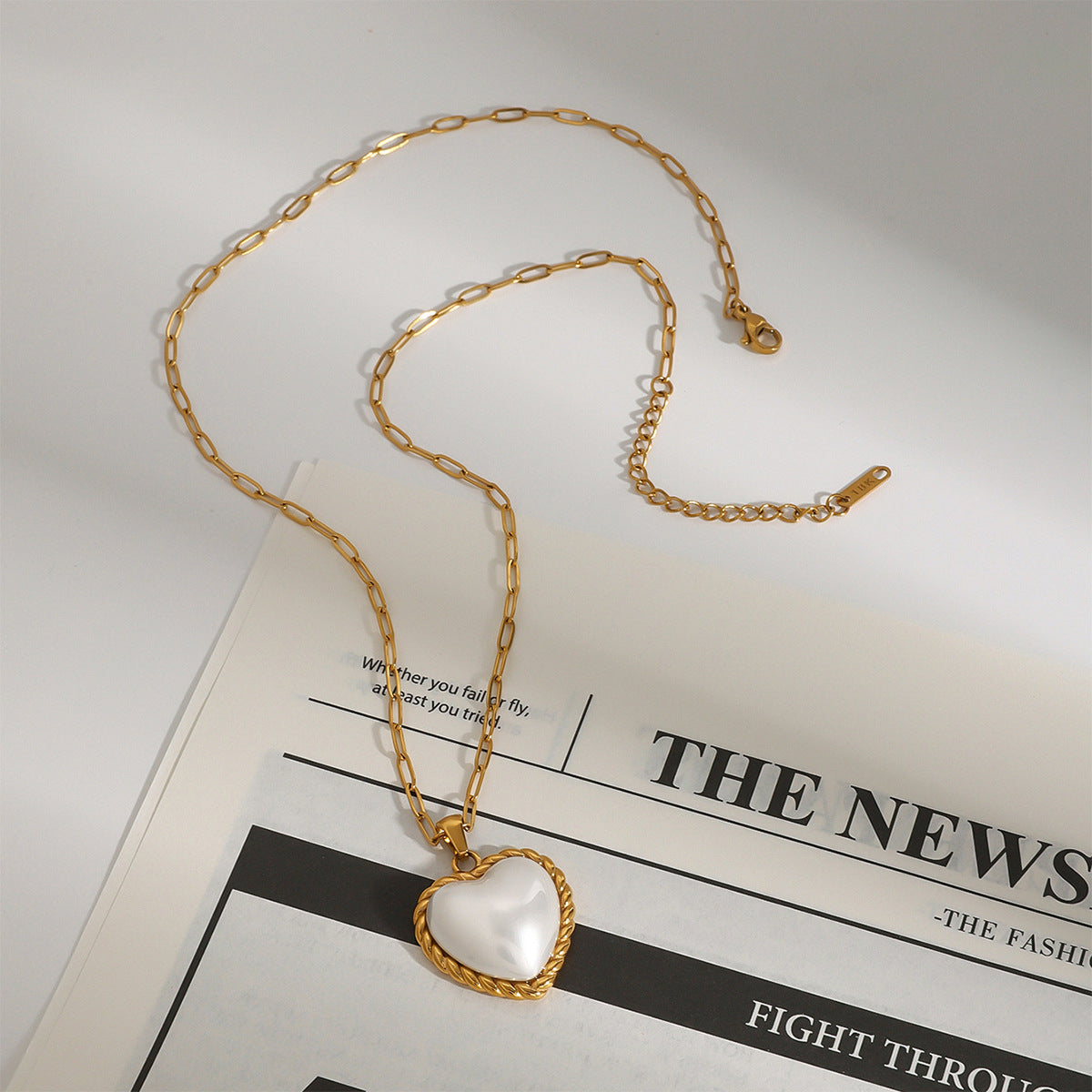 LAIS Threaded Heart Pearl Necklace – Minimal Stainless Steel Snake Chain Jewelry for Women