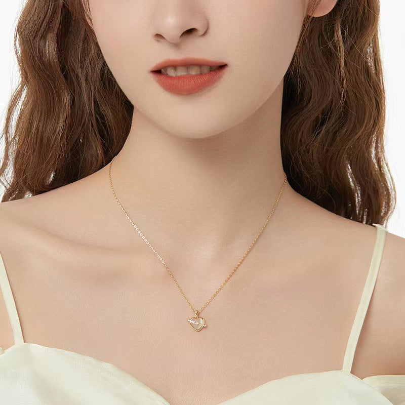 LAIS Mother-of-Pearl Heart Necklace – Minimalist Niche Clavicle Jewelry