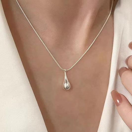 LAIS White Gold Snake Chain Pendant Necklace – Minimal Water Drop Design