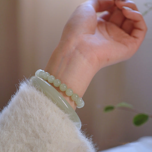 LAIS Natural Clear Jade Bracelet – Timeless Round Bead Design for Her