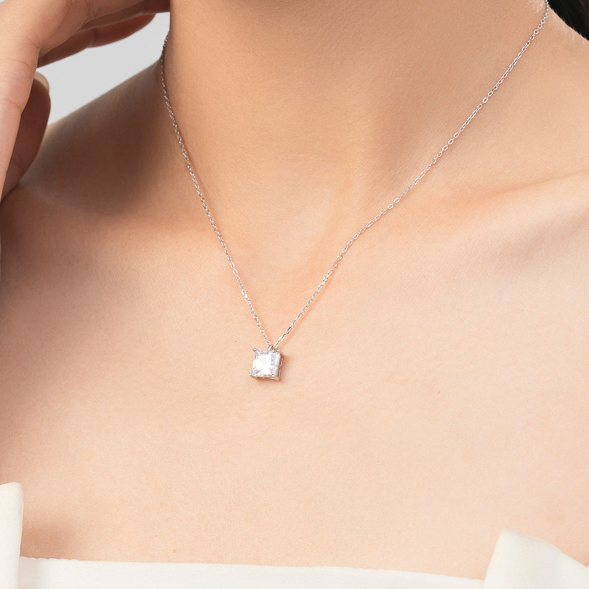 LAIS 925 Sterling Silver Super Shiny Square Zircon Necklace, with Diamond Process, Available in Silver and Gold, a Light Luxury Choice for Women