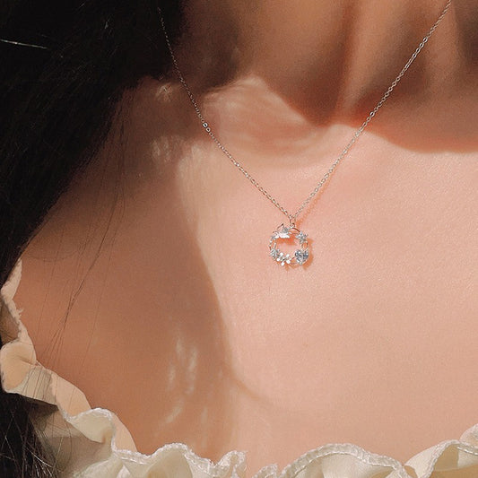 LAIS Girls' Exclusive Niche Zircon Inlaid Butterfly Necklace, Stainless Steel Plated with White Gold, O-ring Chain Shows Romantic Love