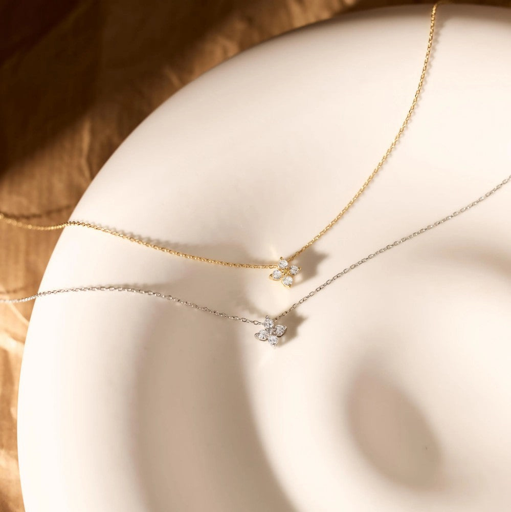 LAIS Four Leaf Clover Clavicle Necklace – Minimal Casual Style for Women