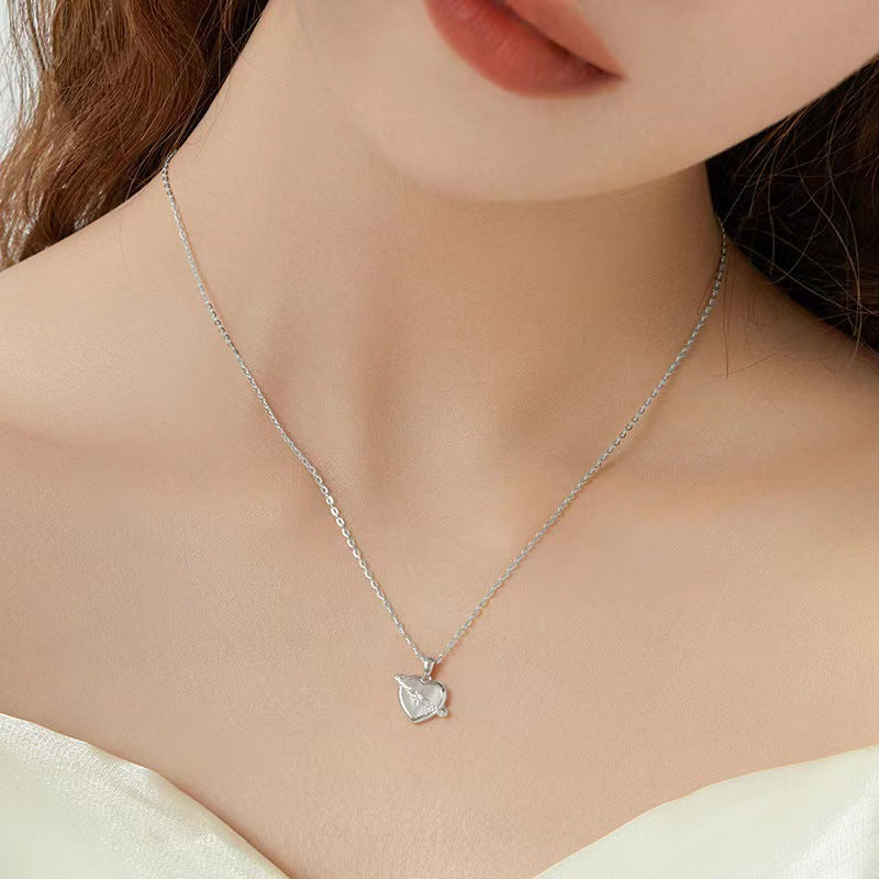 LAIS Mother-of-Pearl Heart Necklace – Minimalist Niche Clavicle Jewelry