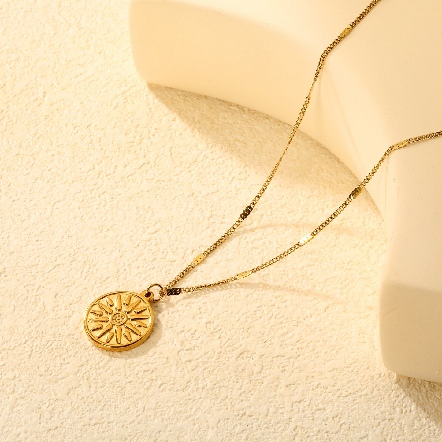 LAIS Sun Round Cake Pendant Necklace – 18K Gold Stainless Steel
